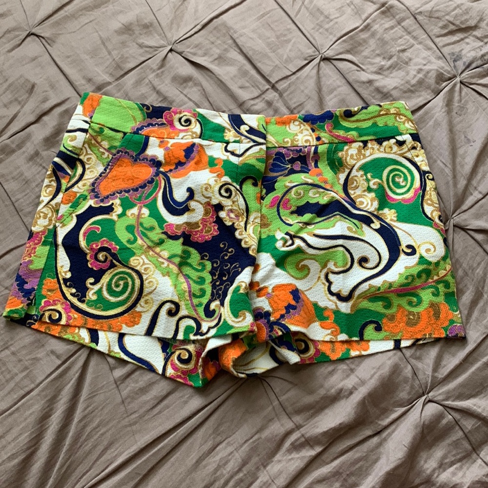 Trina Turk shorts seen on picture size 8